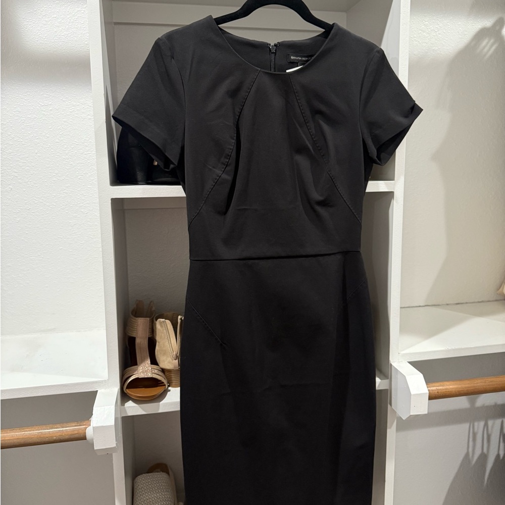 Banana Republic Black Sheath Dress Knee-Length Short Sleeve for Work